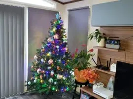 Elegant 2 Bedroom En-Suite Caravan with Bathtub near Edinburgh Seton Sands Holiday Village