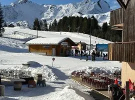 Appartement cosy à la montagne aux pieds des pistes pour 4 personnes et 1 bébé