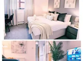 Modern 2-bed , Bradley Stoke, NR Parkway Station, Free Parking