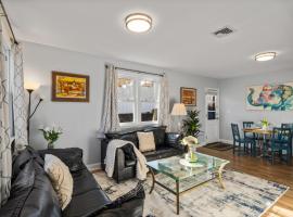 3BR Home Near Medical Center Minutes to NYC, acomoda&ccedil;&atilde;o com cozinha em Hackensack