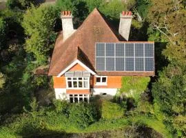 4-bedroom Lewes Sauna House - Modern Interiors, Castle Views