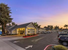 Best Western Town & Country Lodge, hotel in Tulare