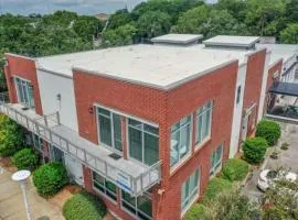 3 BR 2 BA Downtown Loft water view