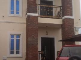 House of jessy, ξενοδοχείο σε Iju