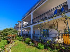 Apartments Marija, hotel en Senj