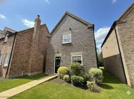 Old England Cottage - Part of the The Bay Filey Holiday Village with pool, gym and direct beach access, pub, restaurant, tennis and meadows walks