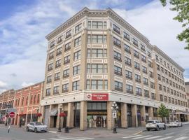 BEST WESTERN PLUS Carlton Plaza Hotel, hotel in Victoria