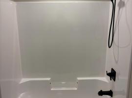 1st Luxury Residential Elevator rooftop deck, ξενοδοχείο στο Ρότσεστερ