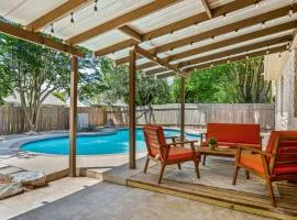 Poolside Oasis, Peaceful Retreat -20 min to Austin