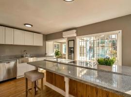 Urban Haven in Oakland with Easy Transit、オークランドのホテル