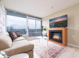 Modern Condo in Central Location with Pool Sauna & Jacuzzi, hotel in Vancouver