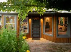 Delphi, Adelaide Hills Garden BnB
