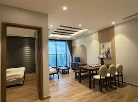 La paix home 3BR Lakefront Apartment with Balcony and Free Onsen