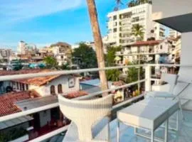 La Puerta Blanca by the Sea