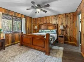 Cabin 20- King Cabin w Roku TV Full Kitchen