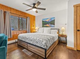 Cabin 21- Accessible Unit & King Bed, Hotel in Estes Park