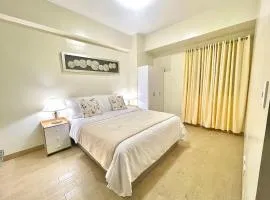 Manhattan Plaza Suite 1BR with City View, Netflix and Pool Access