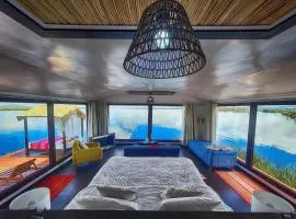 Uros Titicaca Kurmi lodge