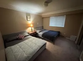 North Delta Guest House - Scott Rd & Rapid Transit - Airport 20 Min - Free Parking & Fast Wi-Fi