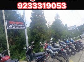 Tawang Hostel and Bike rent, hotel v destinaci Tawang