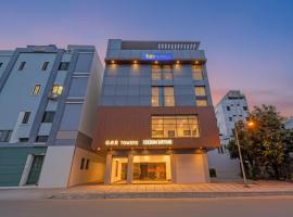 FabHotel White Ridge LB Nagar，位于Surūrnagar的酒店