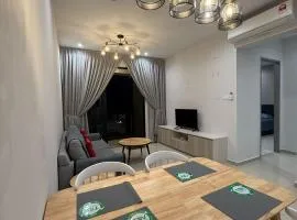 Cozy Stylish Iconic Regency #FTZ#Queensbay#Airport