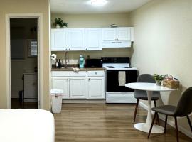 Shastina Square Inn, hotel v destinaci Weed