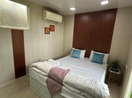Cosy and Comfortable Cottage in South Delhi, hotel v Novém Dillí