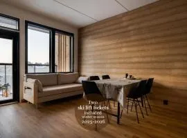 Le Chalet Lingonberry D7 Ski-in Ski-out by Aavalevi