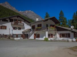 Hotel Camping Grivola, hotel v destinaci Valsavarenche