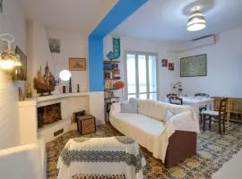 2 Bedroom Cozy Apartment In Staletti