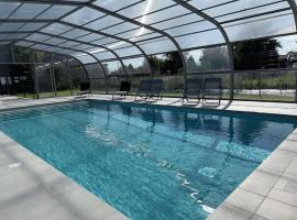 ibis Pontorson Baie Du Mont Saint Michel, hotel in Saint-Georges-de-Gréhaigne