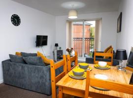 Greenings Apt Warrington - 2 Bed with FREE off road Parking & Wifi, hotel v destinaci Warrington