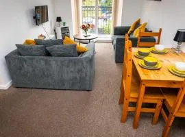 Greenings Apt Warrington - 2 Bed with FREE off road Parking & Wifi