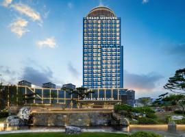 Grand Mercure Lushan Jade, hotel v destinaci Xingzi