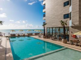 Ibis Styles Maragogi - O primeiro Ibis Styles p&eacute; na areia do Brasil, hotel con alberca en Maragogi