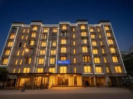 Hotel Omkar & Lodging - phoenix market city