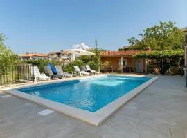 House IVA Nedešćina with swimming pool - 7 persons