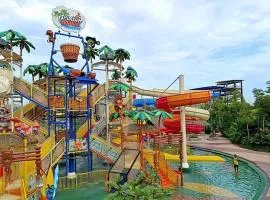 Splash Mania Waterpark Gamuda Cove Air-Con Suite with Buey Pool VIEW