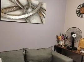 Cozy Makati Hideaway Walk to Malls