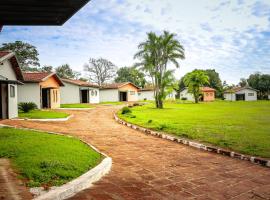 Johnnys motel, ξενοδοχείο σε Jacarèzinho