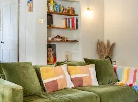 Stunning 8-Bedroom Home in Painswick