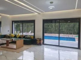 Modern Private Villa in Fez with Pool, Jacuzzi & Spa 10 min from Airport