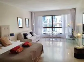 Cannes Rue d'Antibes - 2 Minutes walk from Beach, Palais des Festivals, Boulevard de la Croisette - Free Parking - Studio Gray d'Albion