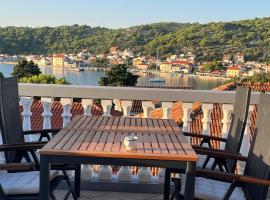 Kate's Home Tisno, ξενοδοχείο σε Tisno