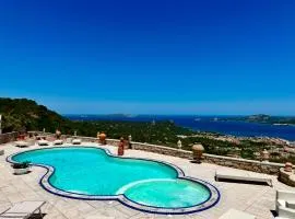 Villa Ventu di Mari vista mozzafiato sul golfo e Isola di Caprera Piscina riscaldata e Jacuzzi