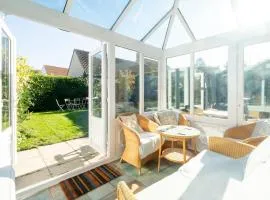Rainbow Cottage in Thorpeness, Close to the Beach, Golf and the Country Club
