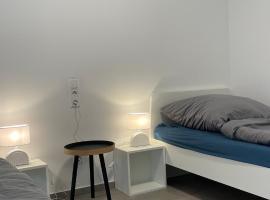 Frisch saniert, Moderne Ferienwohnungen für 1 bis 37 Personen, Warme Weihnachten, hotel a Böbingen an der Rems