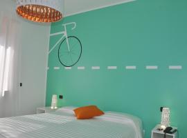 Lo Scoiattolo Piedmont Bike Hotel, viešbutis su vietomis automobiliams mieste Pralormo