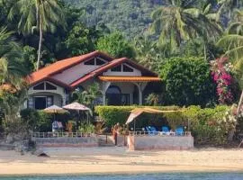 Luxury front sea private villa, 3 bedroom on the bang po beach Maenam ,ko Samui